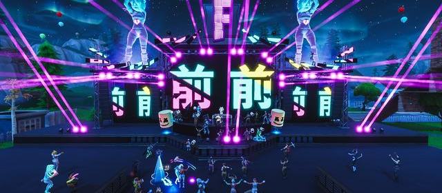 现场氛围:十五五交通强国冲上热榜,评论区先吵的是抢票和明星同城