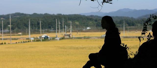 现场氛围:何超琼同居14年伴侣再被翻:圈内称她站位早压过陈百强那档